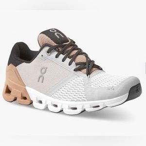 On Cloudflyer Sneaker Women’s size 9